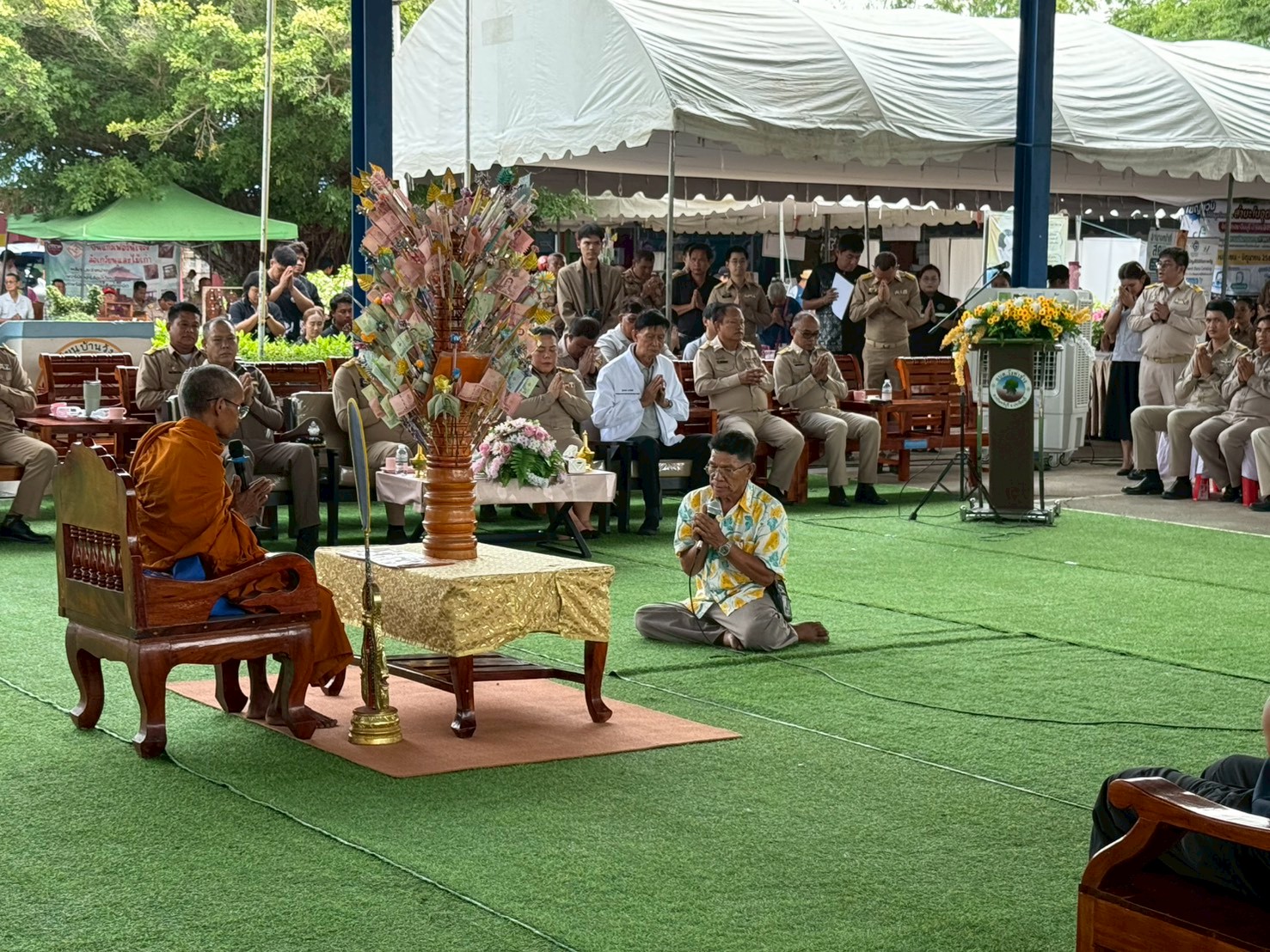 title - วันที่ 22 เมษายน 2569 นายวิทูล ประดิษฐบุญ ปฏิรูปที่ดินจังหวัดปราจีนบุรี  พร้อมด้วย เจ้าหน้าที่ ส.ป.ก.ปราจีนบุรี เข้าร่วมโครงการจังหวัดเคลื่อนที่  โครงการ 